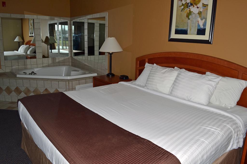 Paola Inn And Suites חדר תמונה