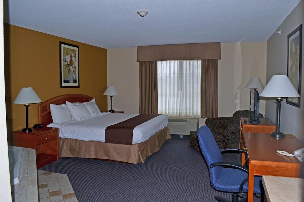 Paola Inn And Suites חדר תמונה
