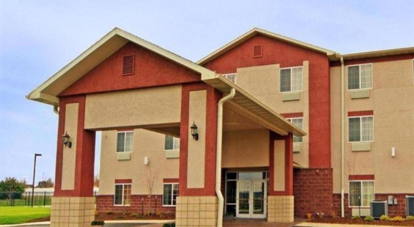 Paola Inn And Suites מראה חיצוני תמונה